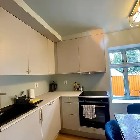 Cosy 4 Bedroom Apartment
